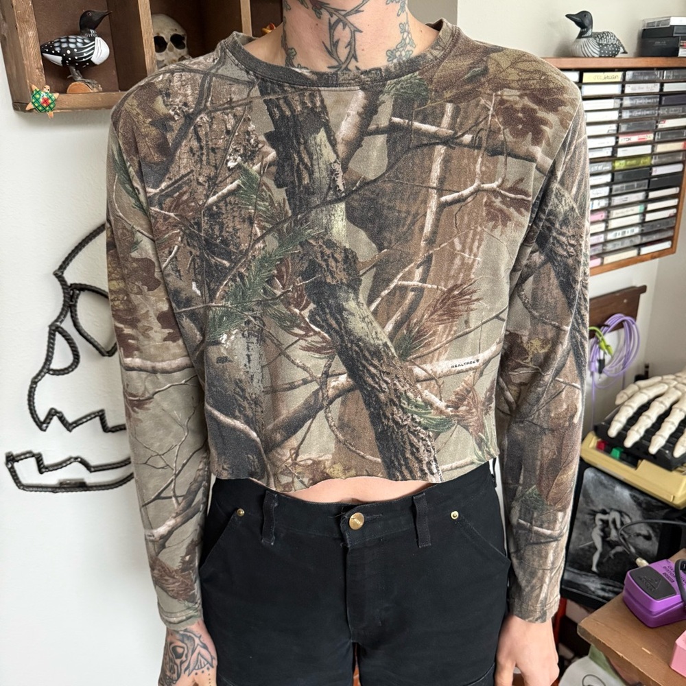 Realtree Women's Long Sleeve Camo Crop Tee - Brown Green Tan